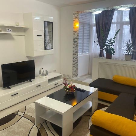 Apartament Incantator ไกรโอวา ภายนอก รูปภาพ