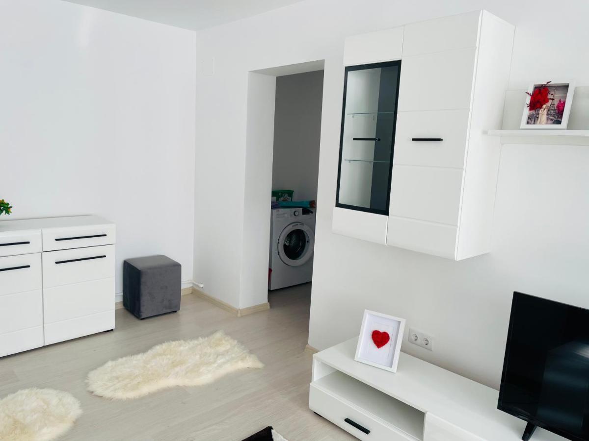 Apartament Incantator ไกรโอวา ภายนอก รูปภาพ